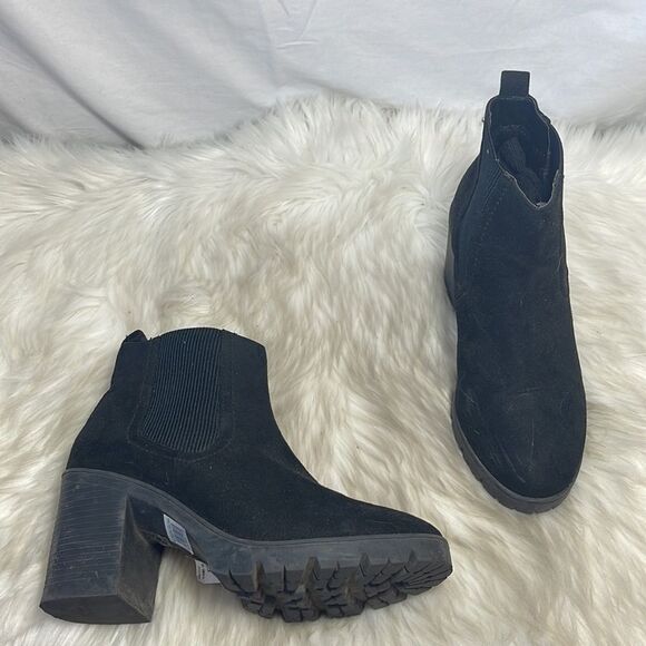 TopShop Black Sueded Lug Sole Booties Sz 39/8.5 - Picture 1 of 7